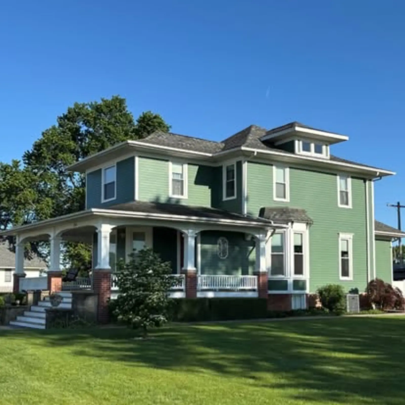 Siding and brick painting services in Springfield Illinois